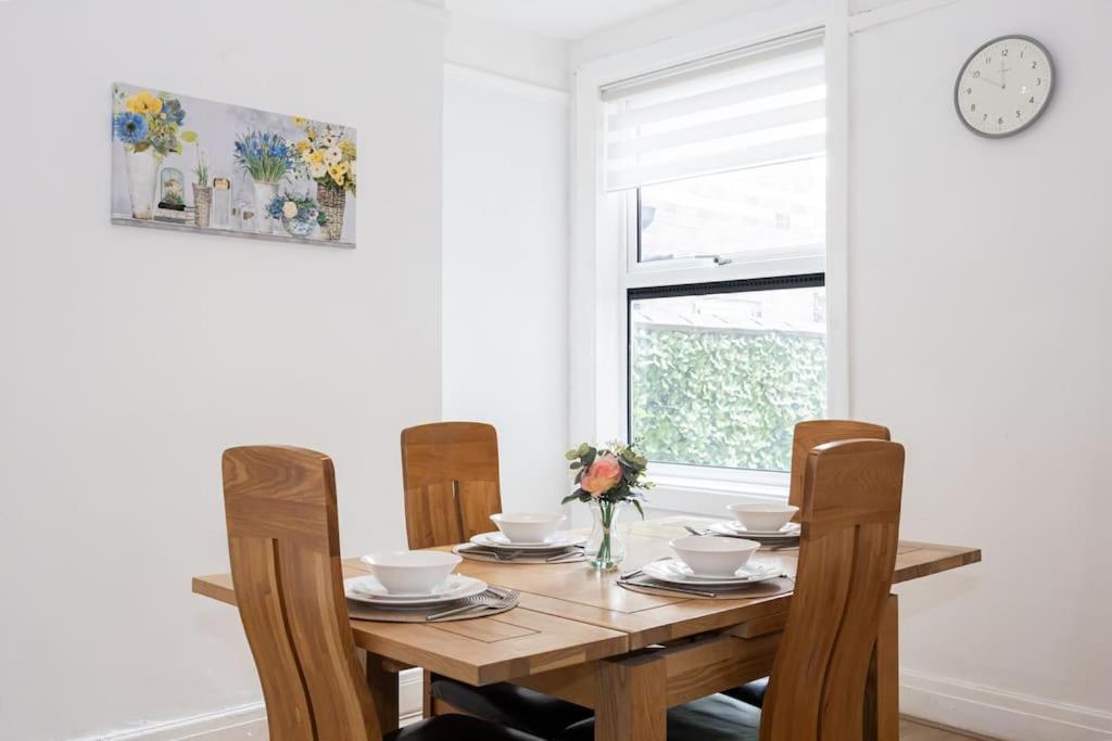 Bright & Modern 3 Bedroom Old Trafford Home Manchester Esterno foto